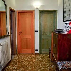 https://bed-and-breakfast-arcobaleno-bologna.emilia-romagnahotels.net